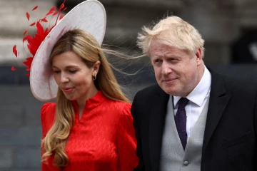 வெளியேறுவதற்குள் தனது திருமண விழாவை ஆடம்பரமாக நடத்த திட்டமிட்ட போரிஸ் ஜான்சன்!