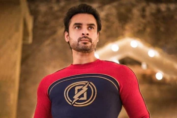 மலையாள திரையுலகின் புதிய சூப்பர் ஹீரோ, வியக்க வைக்கும் மின்னல் முரளி ட்ரைலர்..