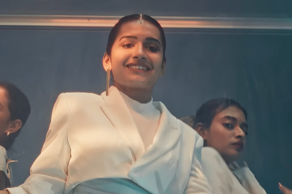 விபத்தில் சிக்கிய விபத்தில் சிக்கிய