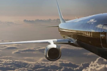 நடுவானில் திடீரென தடுமாறிய விமானம்! 5 பேருக்கு நேர்ந்த விபரீதம்