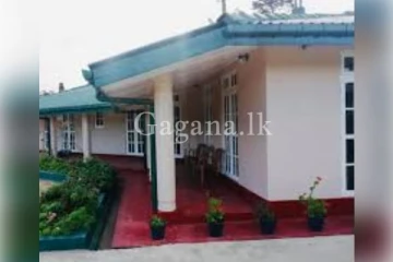 බංගලා දෙකක අනවසරයෙන් අරක්ගෙන ඉන්න හිටපු ප්‍රබලයෝ දෙන්නෙකුට දුම්මල...