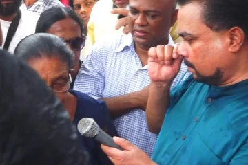 උණුසුම මැද ආපු සලේගේ අම්මාගේ දරු දුකට විමල් සත්‍යග්‍රහය මැදම සංවේදී වෙයි.. [VIDEO]