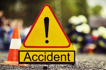 தெற்கு அதிவேக வீதியில் பேருந்து - லொறி மோதி விபத்து...! இரவில் ஸ்தம்பிதமடைந்த போக்குவரத்து