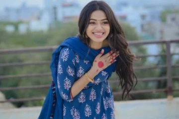 சன் டிவி ஆடுகளம் சீரியல் புகழ் நடிகை டெல்னா டேவிஸ் போட்டோஸ்