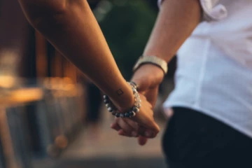 காதலிக்க விடுமுறை அளிக்கும் பல்கலைக்கழகம் ; சீனாவில் வினோதம்