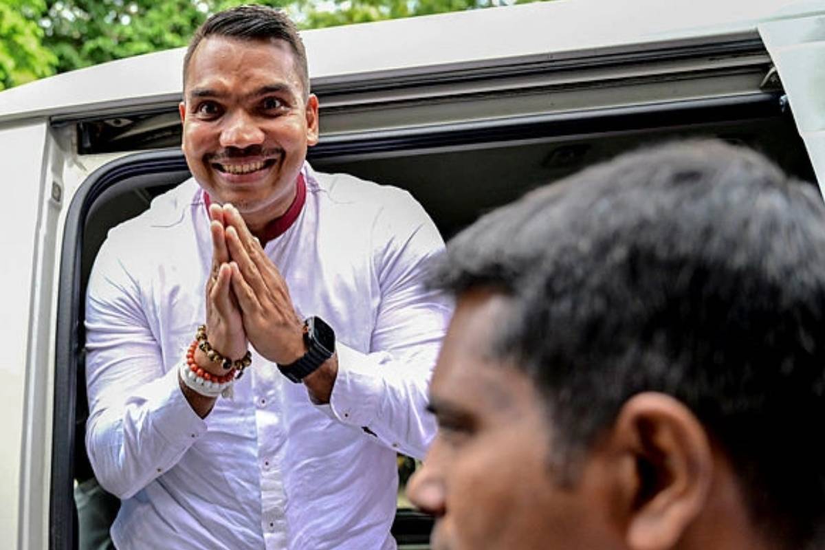 மண்டேலாவுடன் தன்னை ஒப்பிட்ட நாமல் ராஜபக்ச - கொந்தளிப்புடன் பதிலடிக் கொடுத்த நஜித் இந்திக்க | Namal Rajapaksa Compared Himself To Mandela