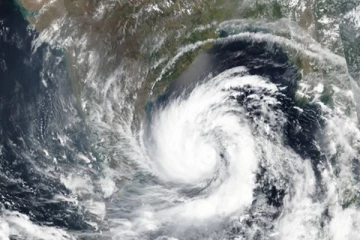 வங்கக்கடலில் யாஸ் புயல்: தமிழக துறைமுகங்களில் ஒன்றாம் எண் புயல் எச்சரிக்கை கூண்டு ஏற்றம்!