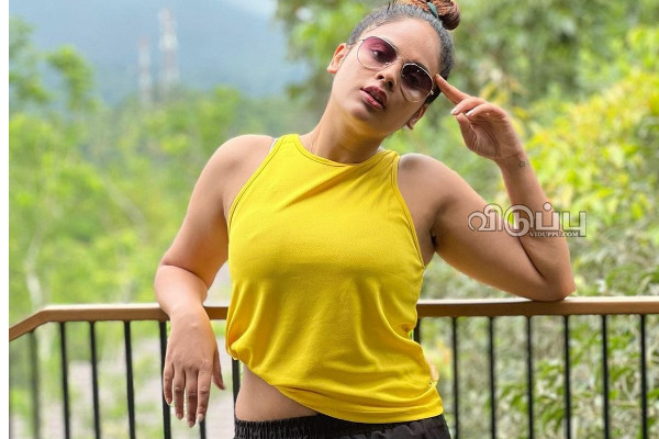 அந்த புகைப்படத்தை கேட்ட ரசிகர்!! அப்படியொரு போஸ் கொடுத்து வாய்ப்பிளக்க வைத்த நடிகை நந்திதா | Nandita Swetha Post Fans Like Photo In Beach