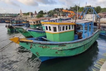 ஐந்து மீனவர்களுடன் மாயமான பலநாள் மீன்பிடிப் படகு