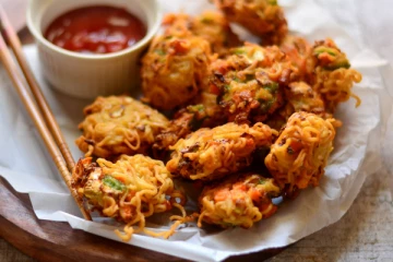 பருப்பு வடை சுவையில் மேகி நூடுல்ஸ் வடை செய்யலாம் வாங்க!