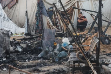 இஸ்ரேலின் கொடூர முகம்; கூடாரத்தோடு எரிந்து பலியான பாலஸ்தீன மக்கள்