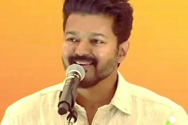 விஜய் உடன் விஷாலும் அரசியலுக்கு வருகிறாரா? அவரே சொன்ன பதில் | Vishal Talks About Entering Politics With Vijay விஜய் உடன் விஷாலும் அரசியலுக்கு வருகிறாரா? அவரே சொன்ன பதில் | Vishal Talks About Entering Politics With Vijay