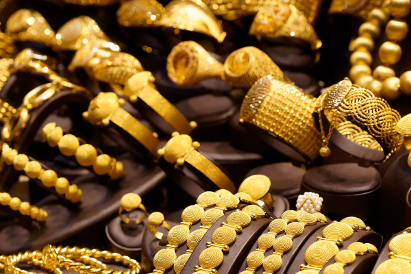 தீபாவளிக்கு சர்ப்பரைஸ் கொடுத்த தங்கம் விலை! | Price Of Gold Given By Surperise For Diwali