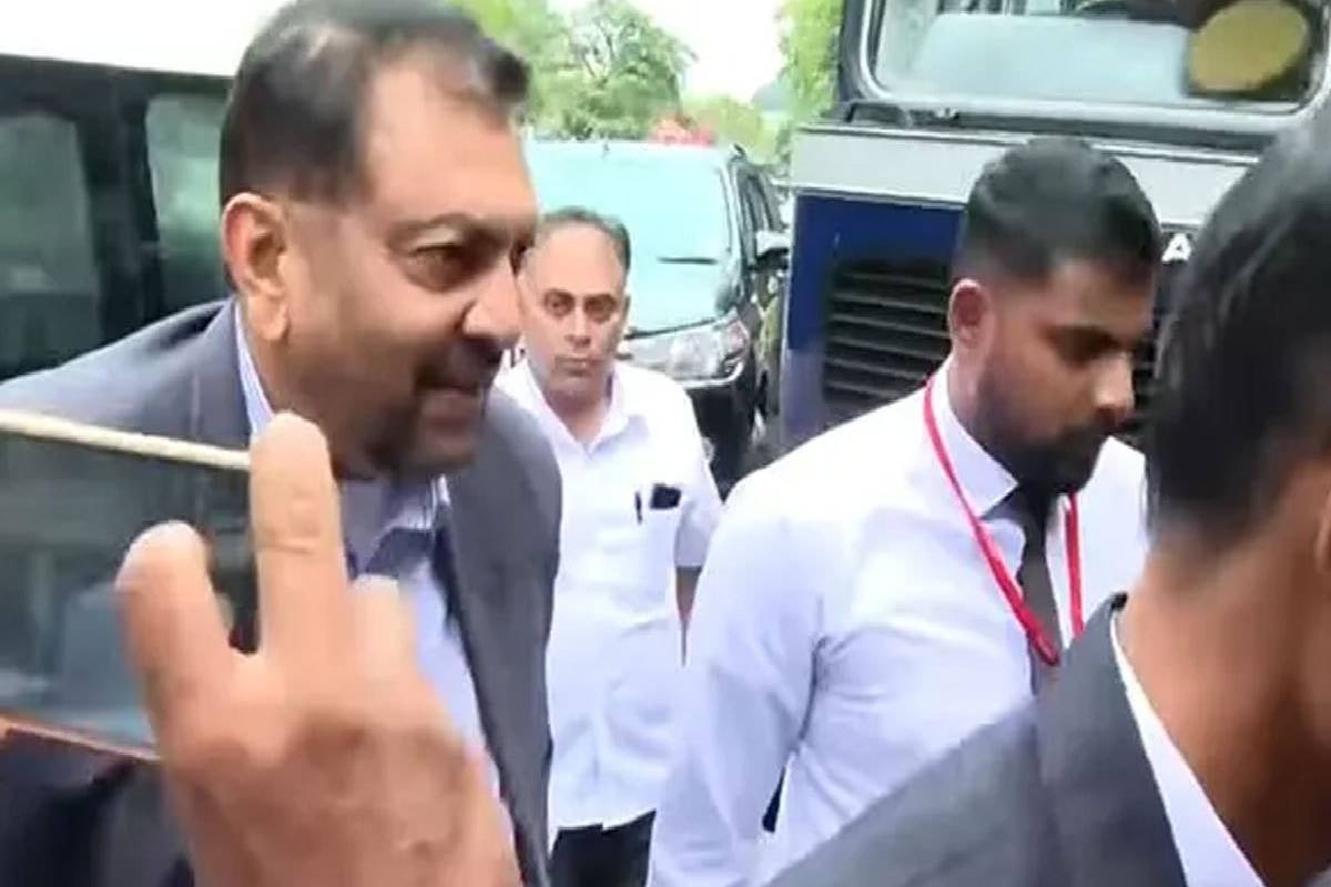முன்னாள் கடற்படைத் தளபதி வசந்த கரன்னாகொடவிற்கு பிணை | Navy Commander Wasantha Karannagoda Granted Bail