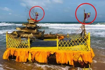 யாழ் கடற்பரப்பில் கரையொதுங்கிய பௌத்த கொடியுடனான விசித்திர இரதம்(படம்)