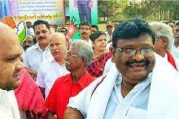 "நம்ம ஆவடி நாசர்" என திமுக வேட்பாளரை வரவேற்ற பொதுமக்கள்