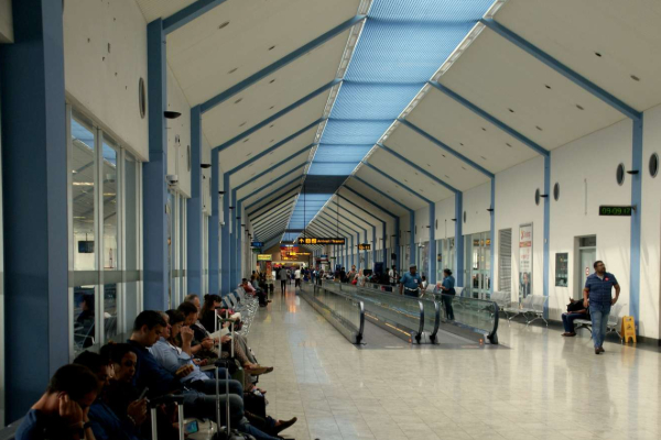 கட்டுநாயக்க விமான நிலையத்தில் பயணிகளால் கைவிடப்பட்ட பொதிகளில் சிக்கிய மர்மம் | Parcels In Bia Found Mysterious Items கட்டுநாயக்க விமான நிலையத்தில் பயணிகளால் கைவிடப்பட்ட பொதிகளில் சிக்கிய மர்மம் | Parcels In Bia Found Mysterious Items