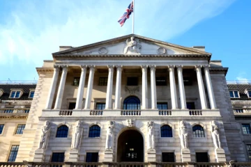 பிரித்தானிய பொருளாதாரம் சரிவு - உற்பத்தித் துறையில் வீழ்ச்சி