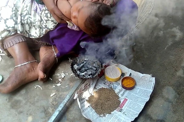 மகாலட்சுமி தேவி உங்கள் வீட்டில் நிரந்தரமாக இருக்க இதை தவறாமல் செய்யுங்கள் | Do This Regularly To Make Goddess Mahalakshmi