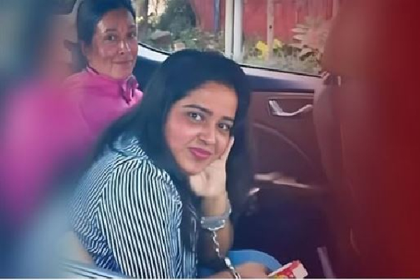 ஊடகங்கள் முன் புன்னகை குற்றவியல் பிரிவுக்குள் கண்ணீர் : உண்மையை உரைக்கும் காவல்துறை அதிகாரி | Smiles In Front Media Tears Crime Branch Police