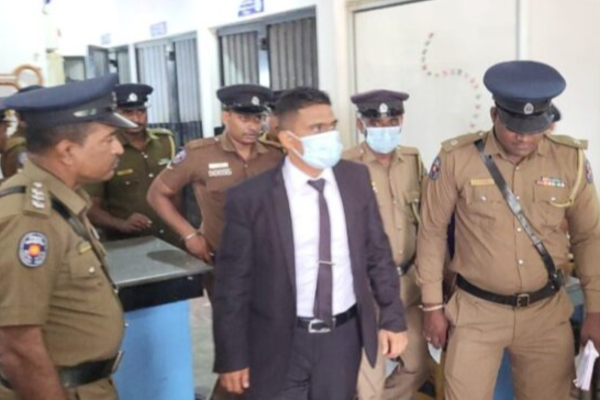 கிளிநொச்சியில் பொலிஸ் காவலில் இருந்தவர் தூக்கிட்டு உயிர் மாய்ப்பு; சம்பவத்தால் அதிர்ச்சி | Man By Hanging In Kilinochchi Police Custody