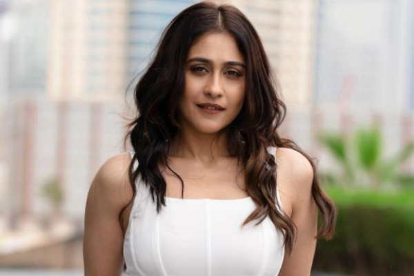 இந்த புகைப்படத்தில் உள்ள நடிகை சினிமாவிற்கு வந்து 20 வருடங்கள் ஆகிவிட்டது! யார் தெரியுமா | Popular Indian Actress Childhood Photo இந்த புகைப்படத்தில் உள்ள நடிகை சினிமாவிற்கு வந்து 20 வருடங்கள் ஆகிவிட்டது! யார் தெரியுமா | Popular Indian Actress Childhood Photo