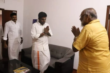 விக்னேஸ்வரனை சந்தித்த பாரதிய ஜனதா கட்சியின் தமிழ்நாடு மாநில தலைவர் (Photos)