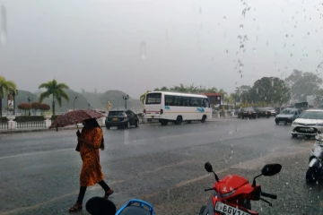 இலங்கையில் நிலவும் சீரற்ற காலநிலையால் ஏற்பட்டுள்ள பாதிப்பு (Video)