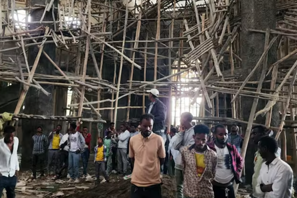 எத்தியோப்பியாவில் கட்டடம் இடிந்து 25 போ் உயிரிழப்பு | 25 Killed In Building Collapse In Ethiopia