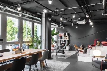 ஊதிய உயர்வை ஒத்திவைத்த பிரபல ஐடி நிறுவனம்