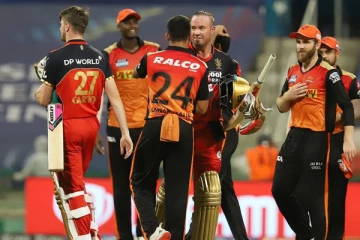 போராடி தோற்ற பெங்களூரு - ஆறுதல் வெற்றி பெற்ற ஹைதராபாத்