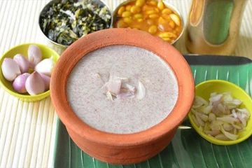 கோடை காலத்தில் குளிர்ச்சியை தரும் கம்பங்கூழ்.. இதுல இவ்வளவு சத்துக்களா?