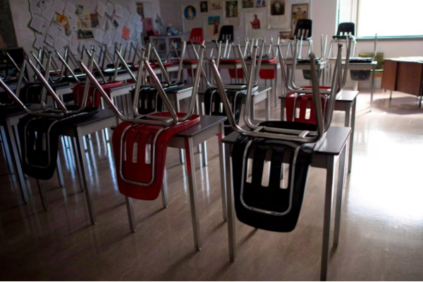 மாணவிக்கு 1000 தொலைபேசி அழைப்பு மேற்கொண்ட ஆசிரியர் | Bc Teacher Banned For 15 Years After 1000 Calls