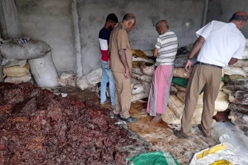யாழ்ப்பாணத்தில் இடம்பெற்ற மோசடி கையும் மெய்யுமாக பிடிபட்டது (படங்கள்)