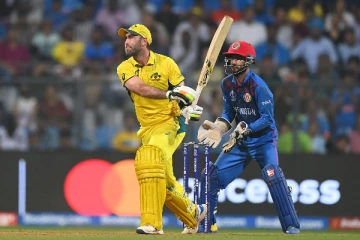 காலை நொண்டிக்கொண்டே 201 ரன்! அற்புதம் நிகழ்த்திய இரும்புக்கை மாயாவி மேக்ஸ்வெல்.. ஸ்தம்பித்துபோன மைதானம்