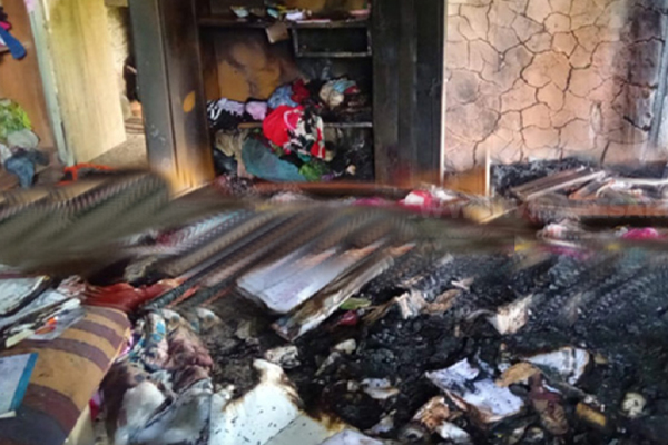 பேருவளையில் தீக்கிரையாகியுள்ள வீடு! | A House On Fire In Beruwela