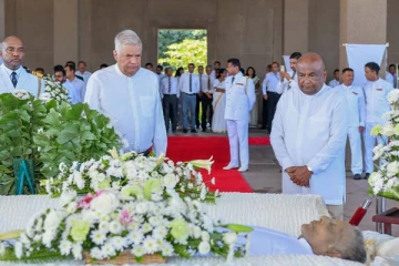 முன்னாள் சபாநாயகர் ஜோசப் மைக்கல் பெரேராவின் பூதவுடலுக்கு ஜனாதிபதி இறுதி அஞ்சலி! (Photo)