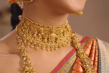 தொடர்ந்து 4 நாளாக அதிரடியாக எகிறிய தங்கம் விலை - இல்லத்தரசிகள் ஷாக்!