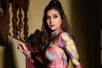 ட்ரெண்டி லுக்கில் கீர்த்தி சுரேஷின் லேட்டஸ்ட் போட்டோஷூட்