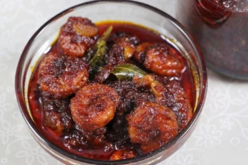 இட்லி தோசைக்கு அருமையான இறால் புளிக்குழம்பு- செய்வது எப்படி?