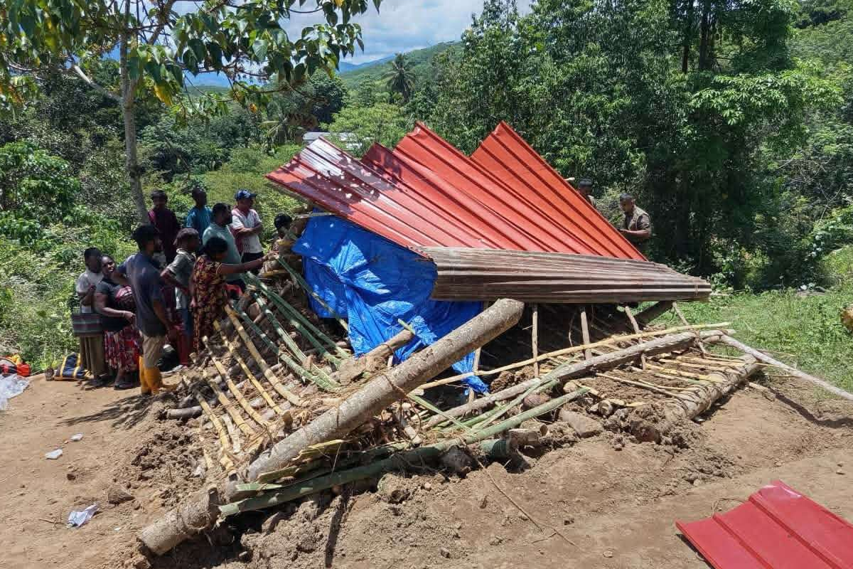 தற்காலிக வீட்டை அகற்றச் சென்றபோது வெடித்த மோதல் ; நால்வர் காயம் | Clash Erupted While Removing Temporary House