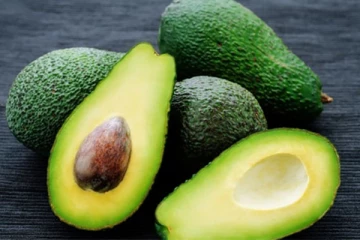 வெளிநாட்டில் வசிக்கும் மக்கள் அதிகம் சாப்பிடும் பழம் இது தான்! அப்படி என்ன ஸ்பெஷல்?