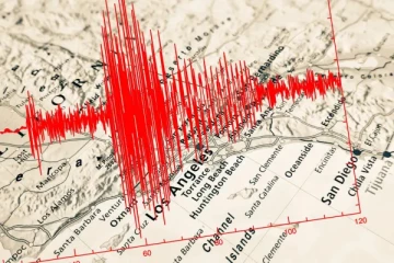 அமெரிக்காவில் சக்தி வாய்ந்த நிலநடுக்கம்! மக்கள் அலறியடித்து வீதிகளில் தஞ்சம்