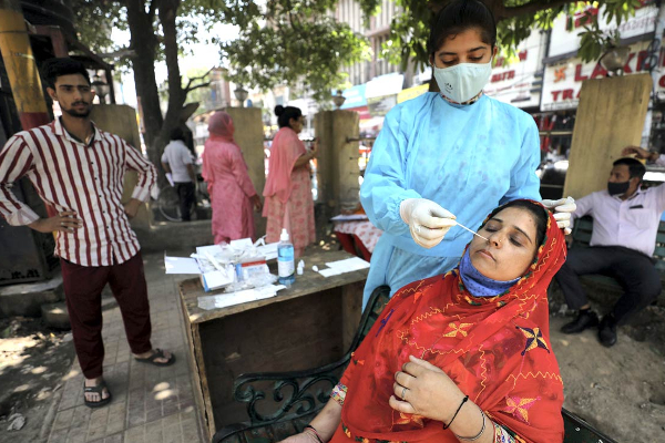 இந்தியாவில் அதிகரிக்கும் கொரோனா தொற்று..ஒரே நாளில் 17 ஆயிரம் பேர் பாதிப்பு..! | Corona Infection On The Rise In India