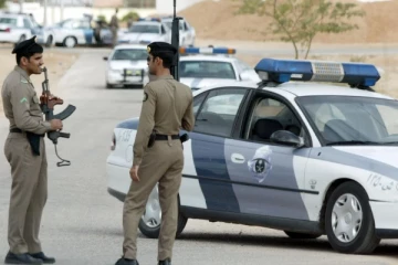 சவூதியில் 2 இந்திய தம்பதிகள் கைது!