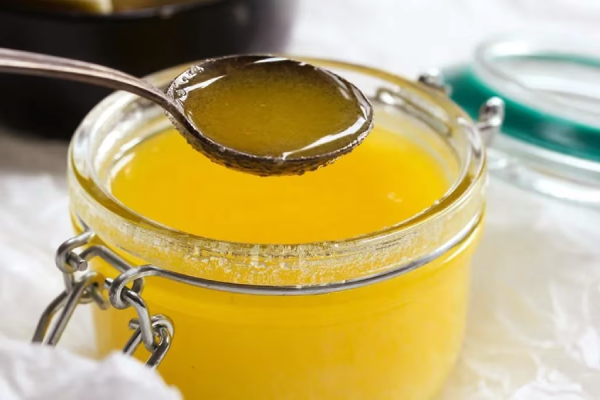 உடல் பிரச்சனைக்கு மிக விலை குறைந்த மருந்து - மூக்கில் ஒரு சொட்டு விடுங்க | Health Benefits Of Ghee Liver Lung Eye Protection உடல் பிரச்சனைக்கு மிக விலை குறைந்த மருந்து - மூக்கில் ஒரு சொட்டு விடுங்க | Health Benefits Of Ghee Liver Lung Eye Protection