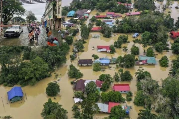 பேரிடரை சந்தித்த மலேசியா! 80,000 பேர் வெளியேற்றம்..பலி எண்ணிக்கை உயர்வு