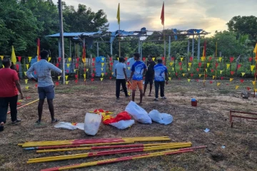 முல்லைத்தீவில் கெடுபிடி! வீட்டில் வைத்திருந்த சிவப்பு மஞ்சள் கொடிகளை எடுத்துச் சென்ற காவல்துறையினர்