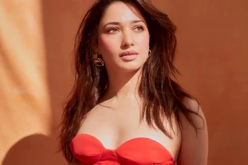 தமன்னா off shoulder உடையில் ரெட் ஹாட் போட்டோஷூட்