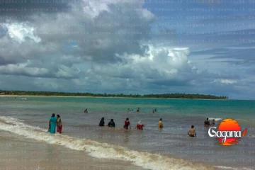 පාසිකුඩා මුහුදේ නාන්න ගිය පුද්ගලයෙක් අතුරුදහන්